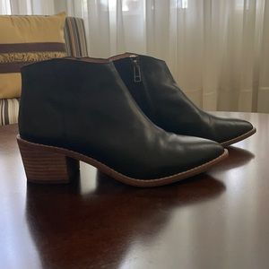 Madewell Justine point boots in true black